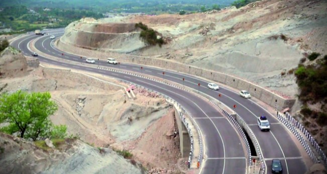 No traffic on Srinagar-Jammu highway on Wednesday